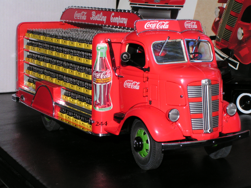 Illustration for article titled LaLD Car Week - Murica Monday: 1938 GMC Coca Cola Delivery Truck